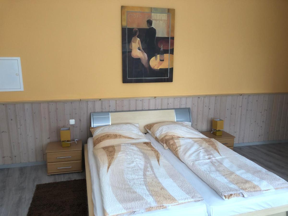 Pension Hansehof Зальцведель Екстер'єр фото